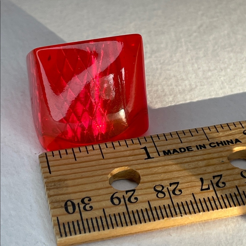 Vintage 1960's Red Orange Translucent Lucite Sz 8 Ring - Picture 5 of 8